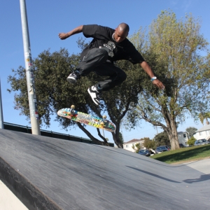 backside-bigspin-kickflip